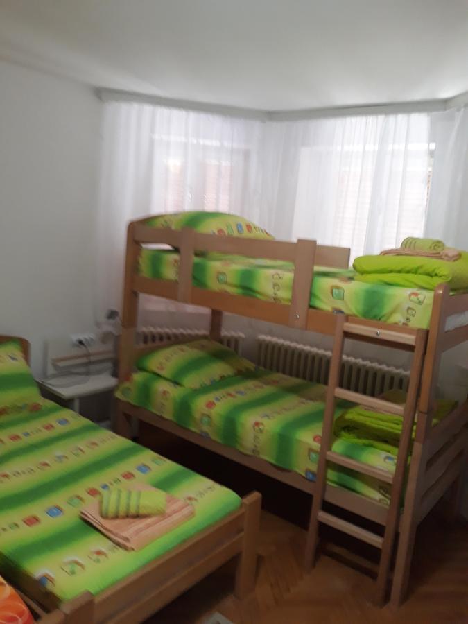 Hostel Corner 021 노비사드 외부 사진