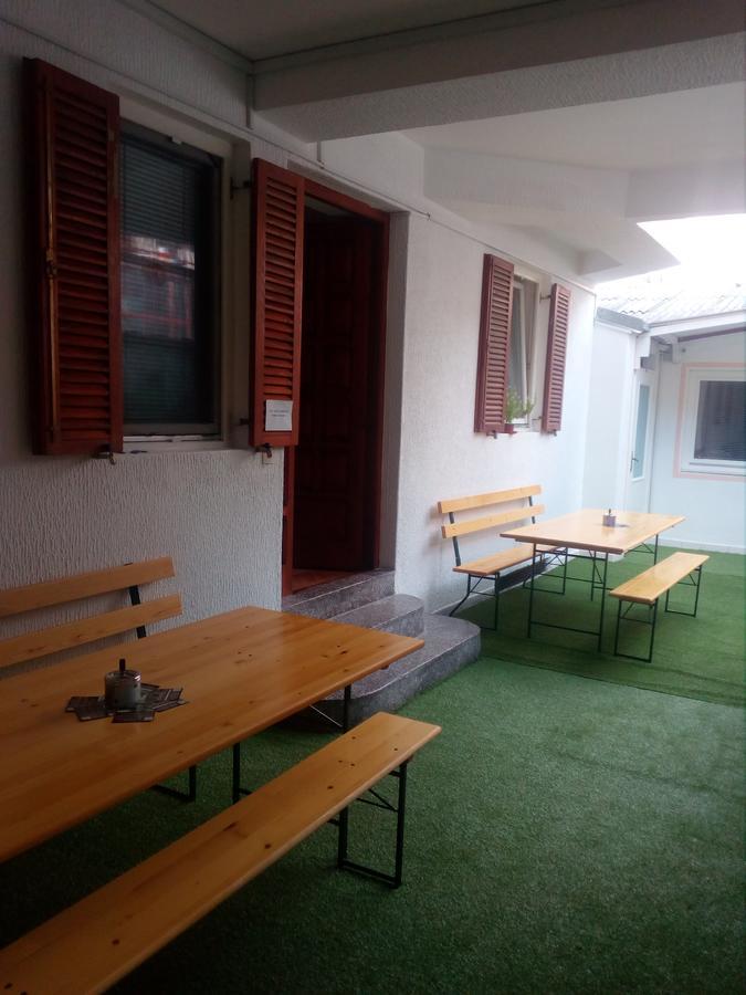 Hostel Corner 021 노비사드 외부 사진