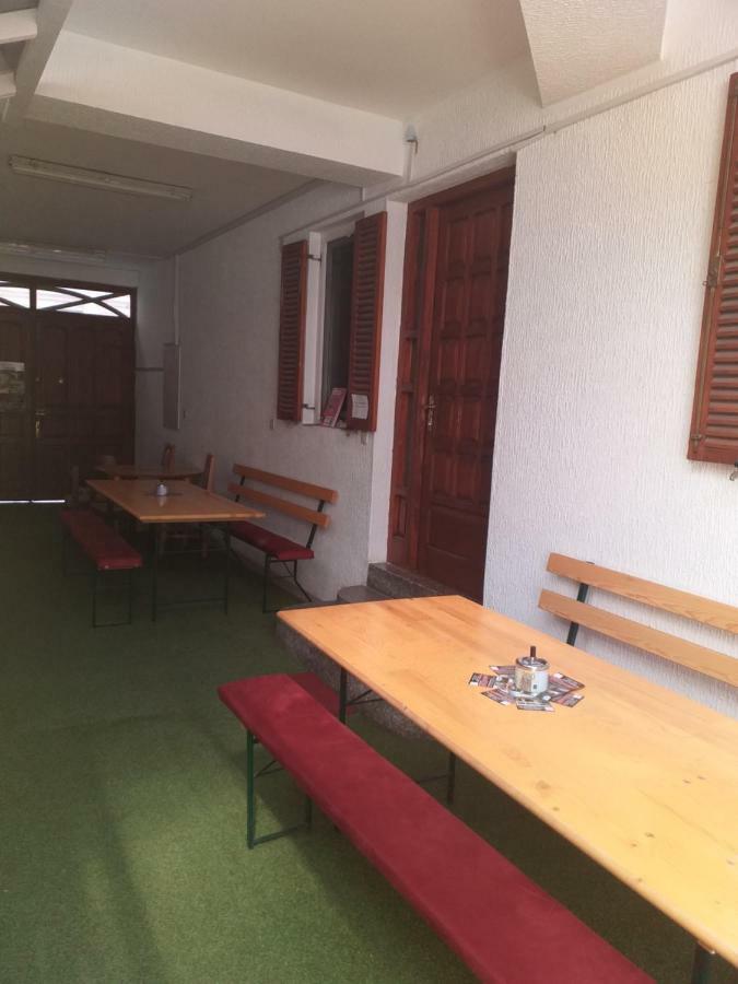 Hostel Corner 021 노비사드 외부 사진